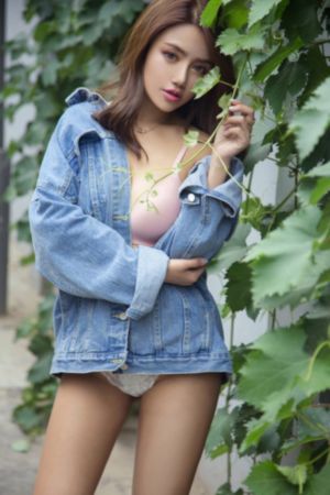女生t恤欧美头像_高清全集免费观看