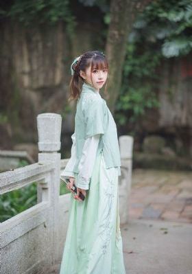 欧美2米健美壮汉_BD电影完整版