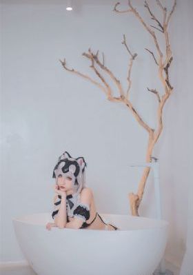 欧美情趣丝袜走秀视频_超清影视在线观看